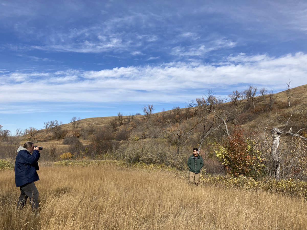 ArnalLouise's tweet photo. A brilliant last day in Saskatoon! Artist Sam Baardman and I spent the day with @ecohydro_gal &amp; her super team, talking about beavers &amp; hydrology @Wanuskewin_Park🦫 Thank you all! Keep an eye out for Sam’s music &amp; photos on the @GWFutures Virtual Water Gallery 💧📸🎶 #SciArt https://t.co/FhuMwnHIPt