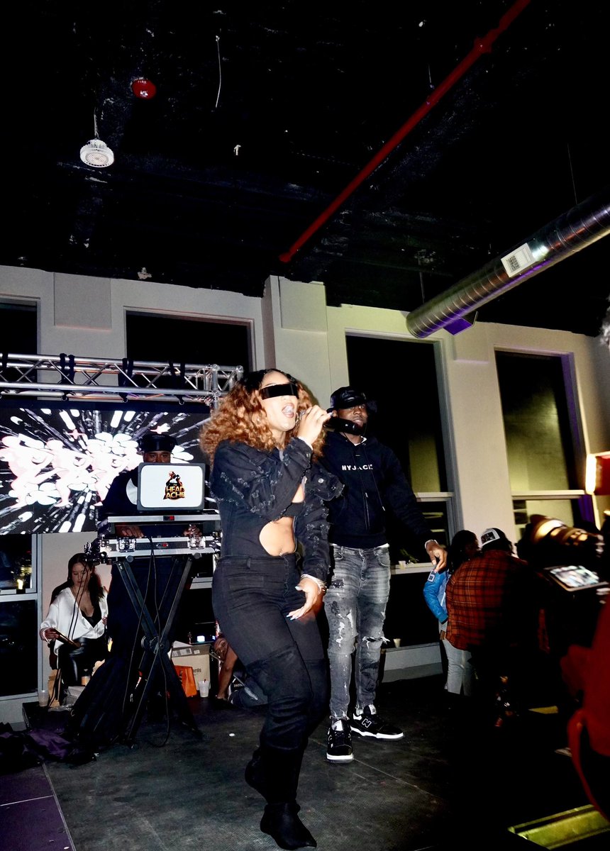 MiqaaEl_'s tweet photo. S/O to the amazing @iamseandoe__ for bringing me out to the @thecomeupshows to perform with him for his song βLDCATβ ft. Myself πͺπ½β¨ @caseysempire you did ya thaaang ππ½
#artist #collaboration #feature #thecomeupexperience #LDCAT #outnow #performers #curlyhair #shades https://t.co/7OWC0mZa39