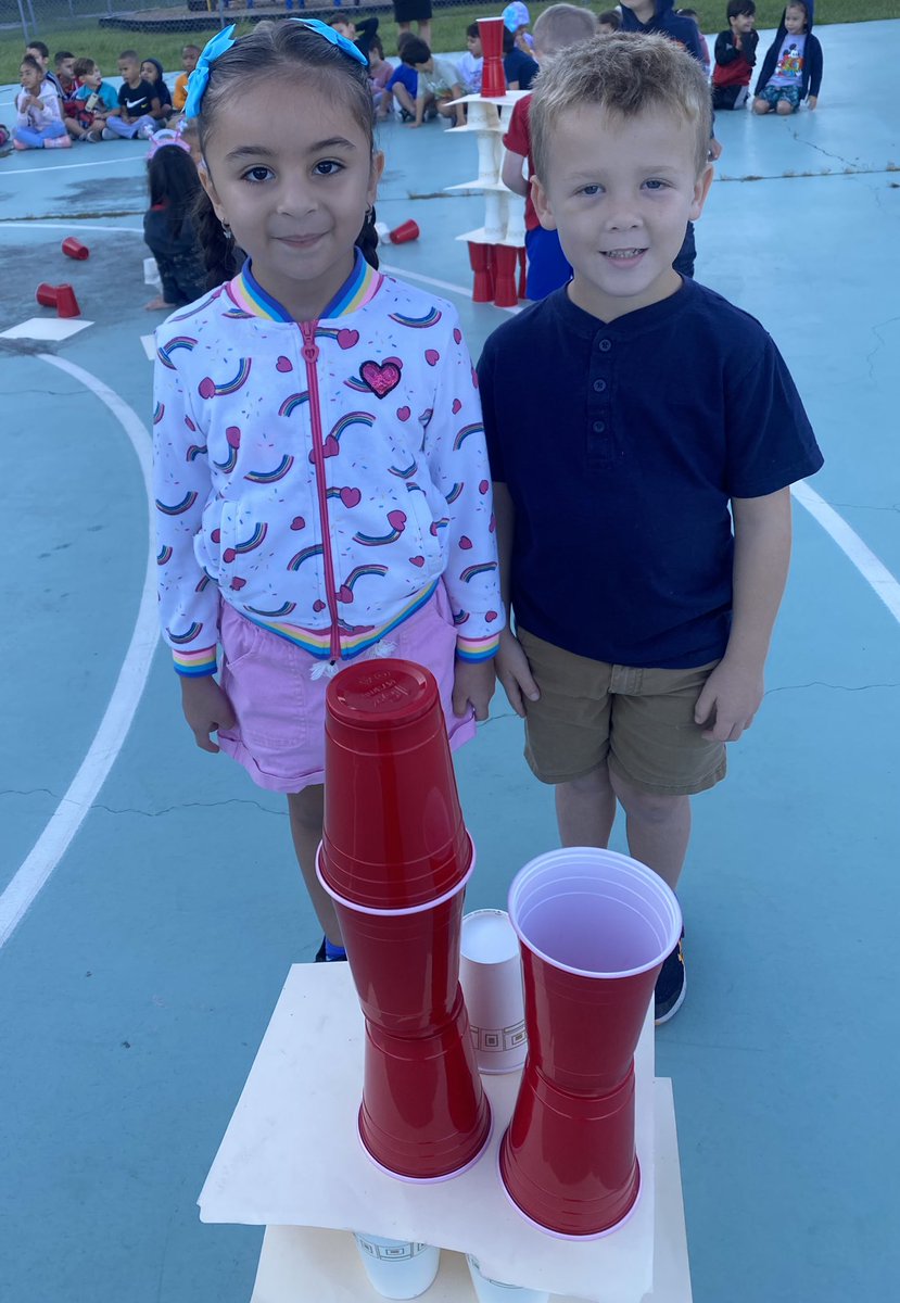 MrsJSEBanks's tweet photo. My two Science Olympics class champions! They placed third overall across our kindergarten classes at @claywellcougars! So proud of them 💙💛🐾 https://t.co/w0vwdy2zPD