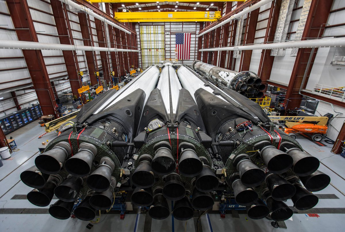 BoosterSpX's tweet photo. Triple Booster Action Scheduled for Friday, Oct. 28 🚀
#SpaceX #USSF44 Mission
#B1064-1 Falcon Heavy Side
#B1065-1 Falcon Heavy Side
#B1066-1 Falcon Heavy Core (Expended)
https://t.co/pSjsfungYE https://t.co/yoMHOdHHPH