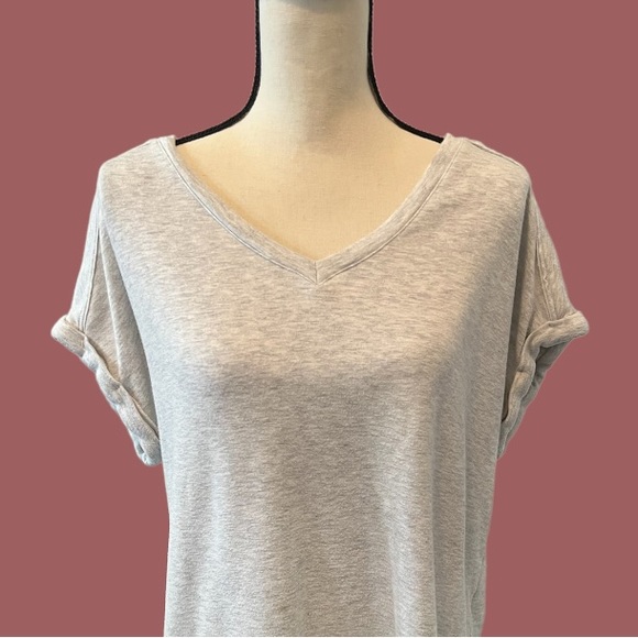kris4lsu's tweet photo. So good I had to share! Check out all the items I'm loving on @Poshmarkapp #poshmark #fashion #style #shopmycloset #calvinkleinperformance #spode: https://t.co/JLX5J6lTFC https://t.co/SC7xeCKRrh