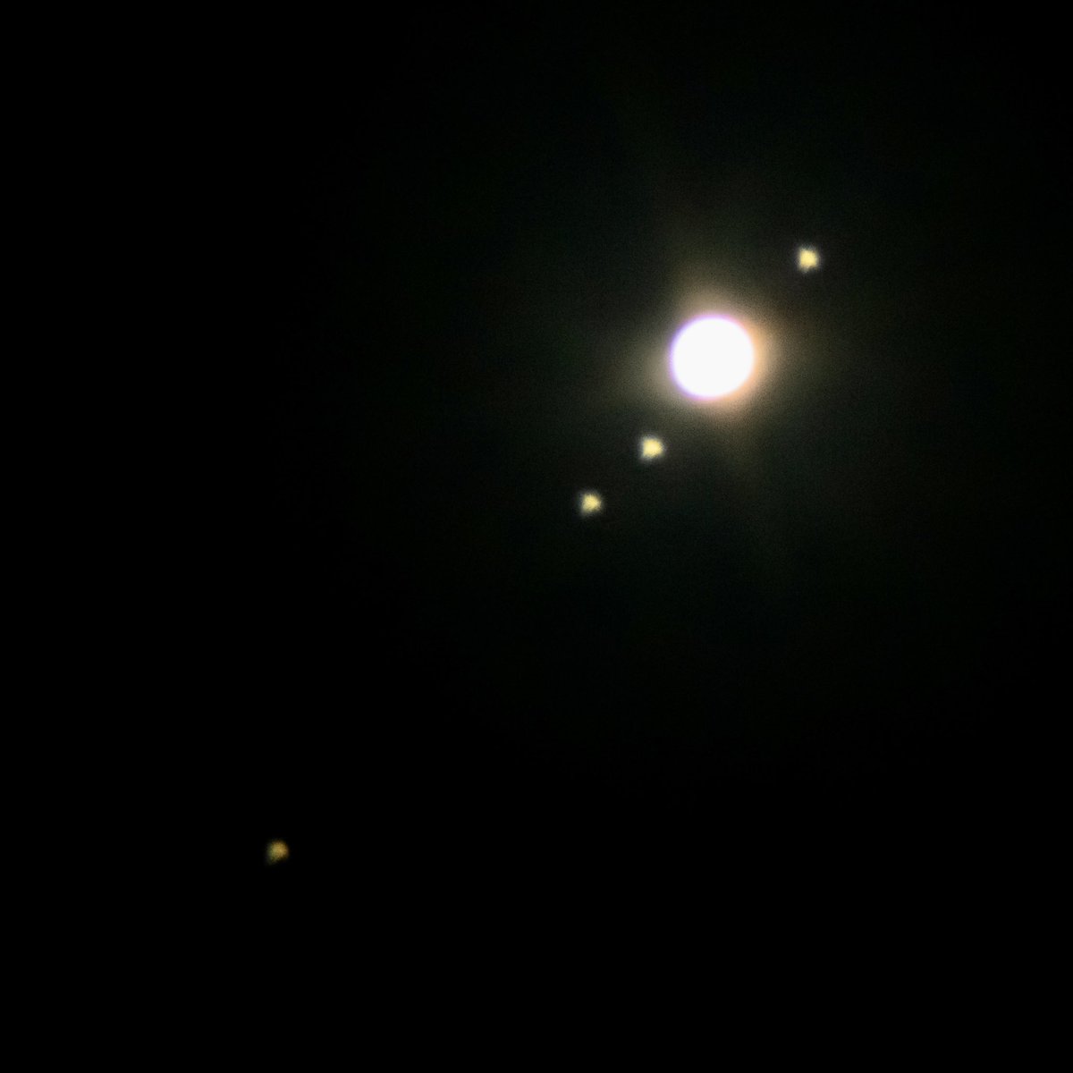 NathanFreel's tweet photo. Got the telescope out last night https://t.co/dKVx8VYQRN