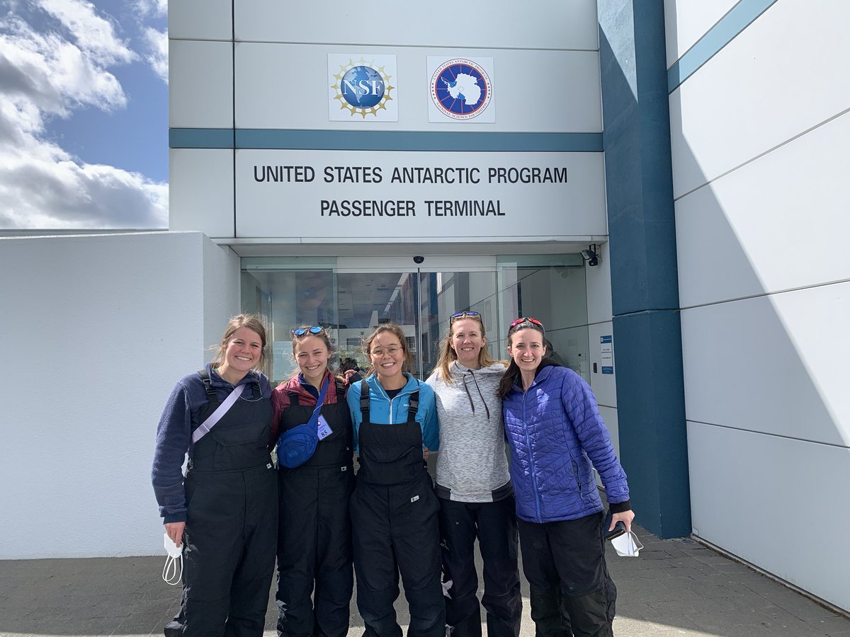 Second attempt at flying to Antarctica today! - the rise of B-026. <a href="/allysonhindle/">allysonhindle</a> @caroline_rzu <a href="/AmyKlink7/">Amy Klink</a> <a href="/em_tsai/">EmmaLi Tsai</a> <a href="/whoi/">Woods Hole Oceanographic Institution (WHOI)</a> #NSFfunded