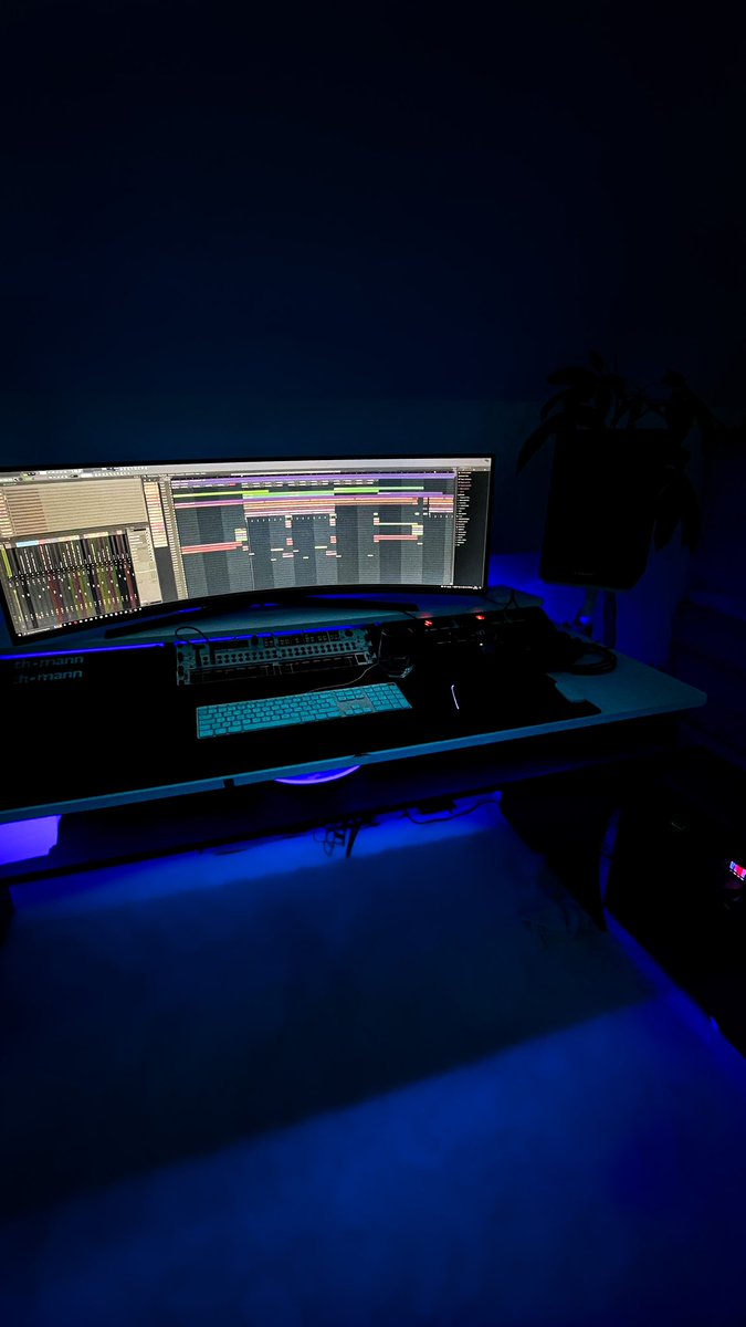 FINISHING UNRELEASED STUFF FOR <a href="/ADE_NL/">AmsterdamDanceEvent</a> IN 2 WEEKS! THE SHOWS WILL CONSIST 90% OF PAJANE IDs 🚀😈