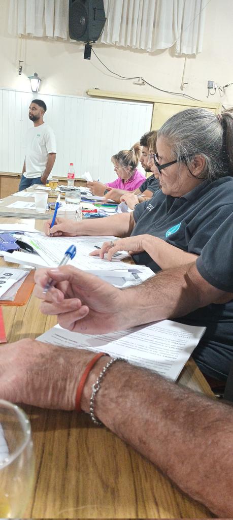 yamarab23's tweet photo. Hoy Entregamos con el equipo de Presupuesto Participativo las alarmas vecinales en el foro San Miguel Norte, ejecutando proyectos 2022 Municipalidad de San Miguel @MuniSanMiguelOK @jaimemendezh @Ojos_EnAlerta @Hncalvente @Piojomendez @NigroFrancisco https://t.co/h34IacCgEV