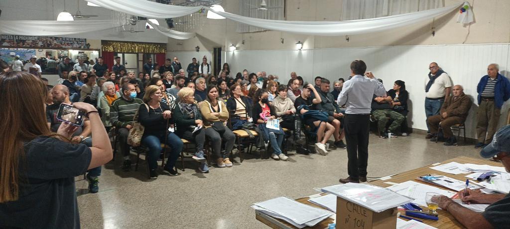 yamarab23's tweet photo. Hoy Entregamos con el equipo de Presupuesto Participativo las alarmas vecinales en el foro San Miguel Norte, ejecutando proyectos 2022 Municipalidad de San Miguel @MuniSanMiguelOK @jaimemendezh @Ojos_EnAlerta @Hncalvente @Piojomendez @NigroFrancisco https://t.co/h34IacCgEV