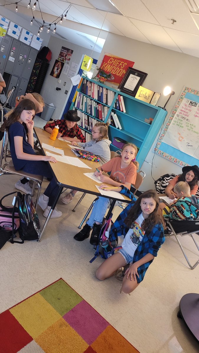 MrsThomasTeach5's tweet photo. First ever 5th Grade Math Olympiads at Dogwood Elementary!  We started our practice bright and early!  We are looking forward to competing nationally this year! Working on problem solving and critical thinking skills!!!
@KearneyMOEdu https://t.co/o5WrWs0GQv
