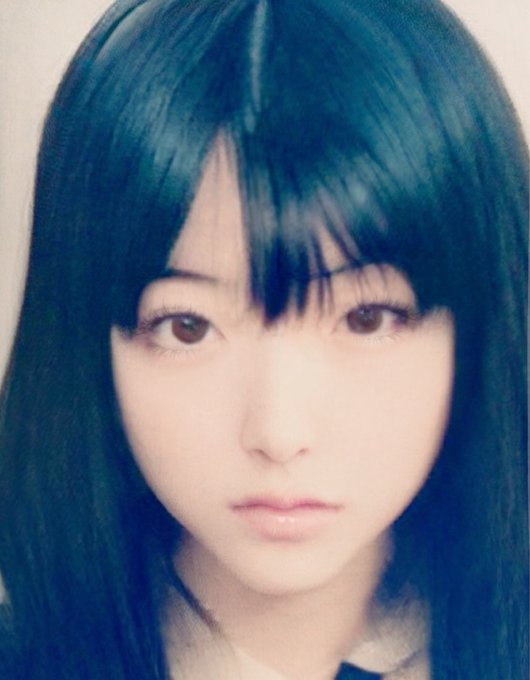 一枚目→二枚目 #novelAI 中の人近影です() 