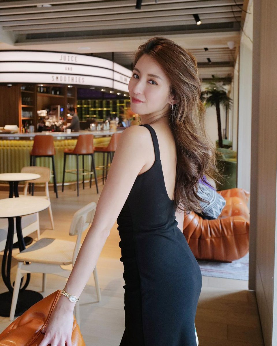 Angie is the person who knows my dressing style best lol😁