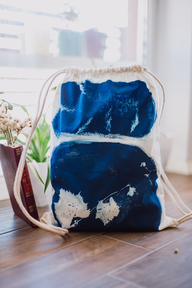 На петтиот ден од #cyanoctober темата е низ прозорецот, а таму ѕирка едно прекрасно ранче