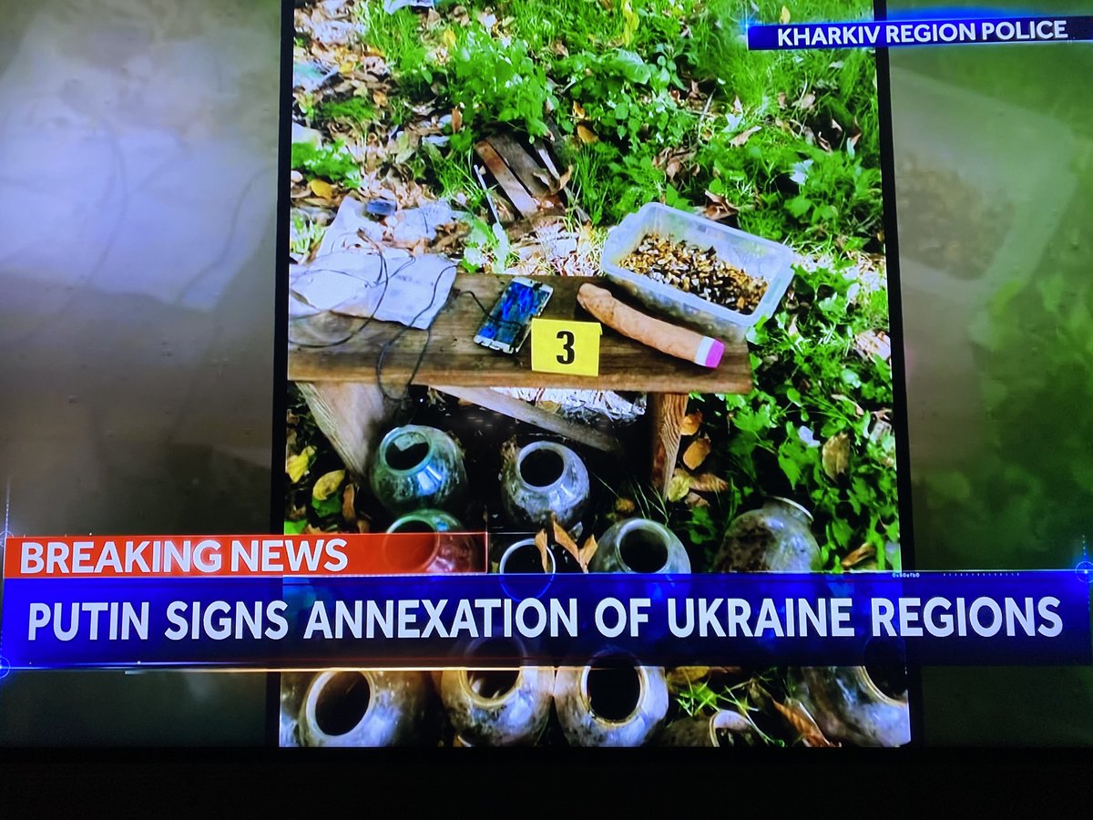 #LULZ #NBC showed a #dildo on tonight's live broadcast when talking about #Russia #Ukraine war... review the pics before posting, idiots.

#infosec #opsec