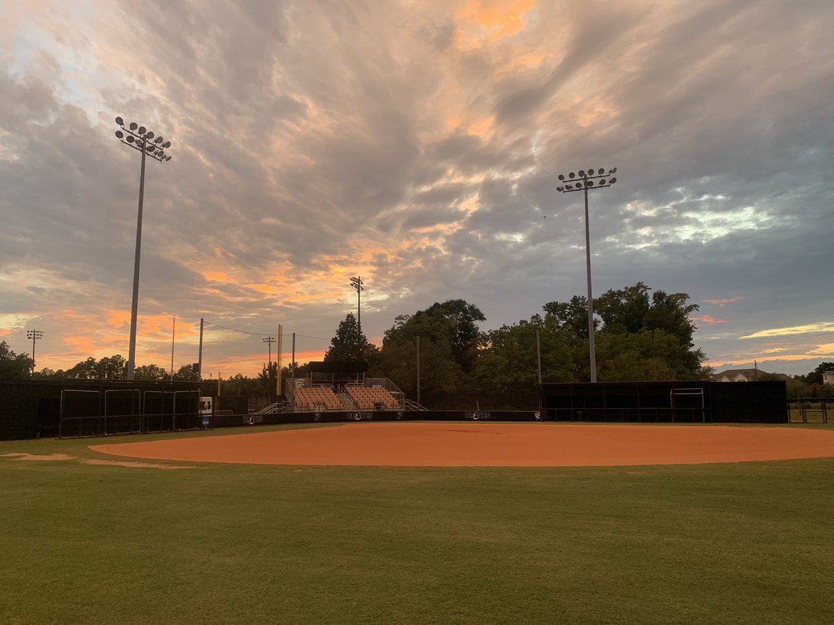 tbullard71's tweet photo. Beautiful afternoon skies and a nice view of the wind screen on a sunny day, it doesn’t get much better than this in Pembroke. Prospect camp is 3 days away and we want you to join us!

Click the link to register: https://t.co/fl1TQZfxzl

@UNCP_Softball @Coach_GrazU #BraveNation https://t.co/l3XL9lll0h