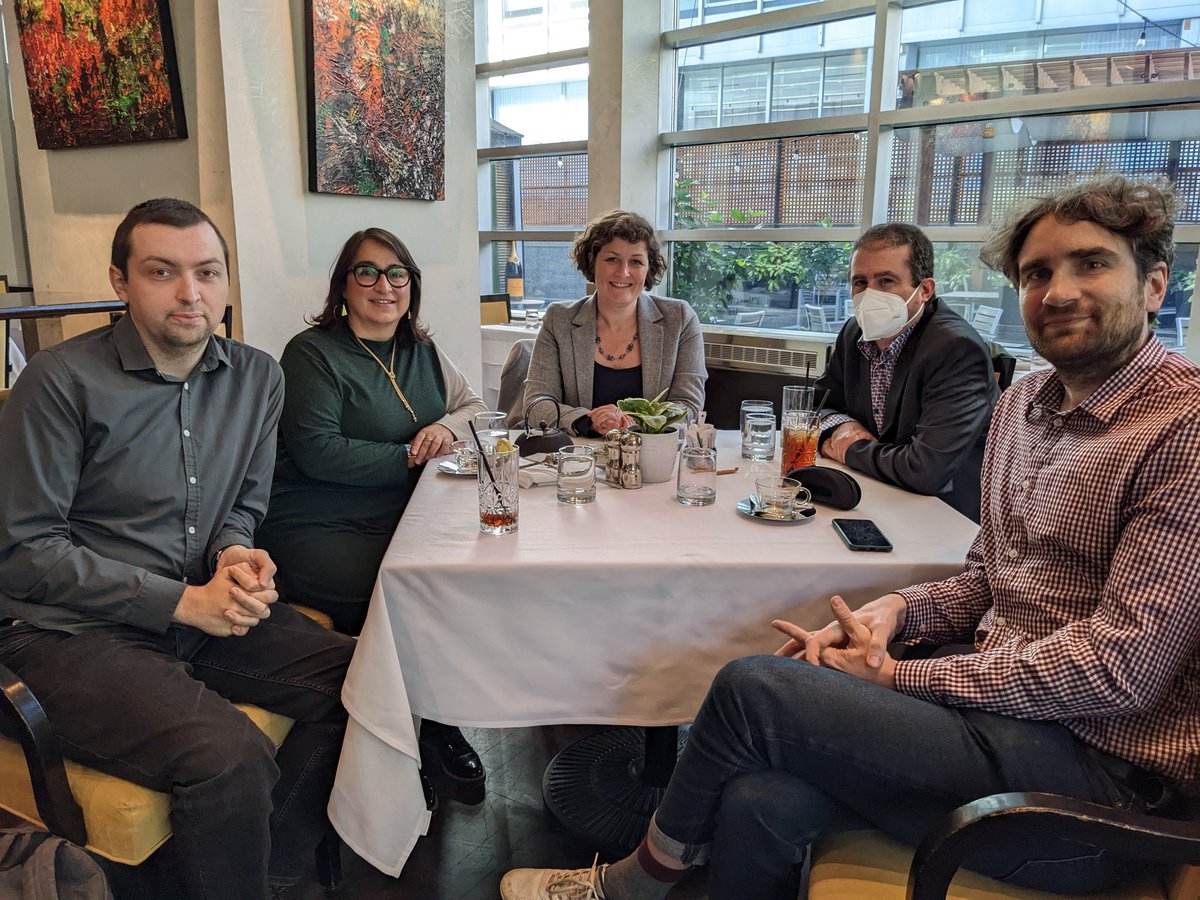 UnionPES's tweet photo. Nous avons le plaisir de confirmer le soutien de @JeanneBarsegh, Maire écologiste de Strasbourg, de passage à Montréal. @nathaliepedropm  et @bolkolordon, candidats @EELV ont pu échanger sur les enjeux de transition écologique &amp; de démocratie 💚 ✊🏼 Le 22 octobre, votez #UnionPES https://t.co/BNc8pIWA2l