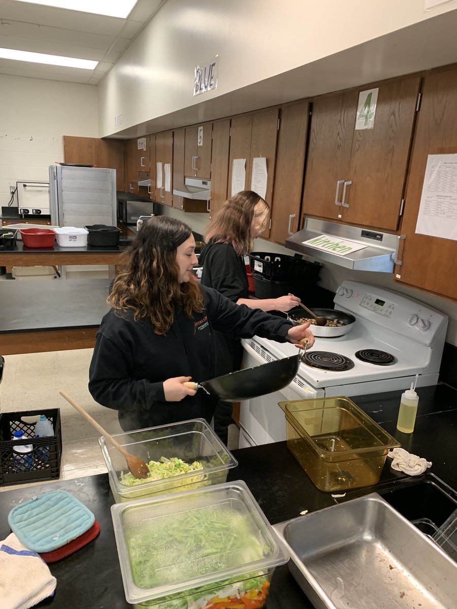 CulinarySHHS's tweet photo. Advanced students preparing for a sample menu on Thursday. I am so proud of this group and how hard they are working. https://t.co/ppDJRhaTxU