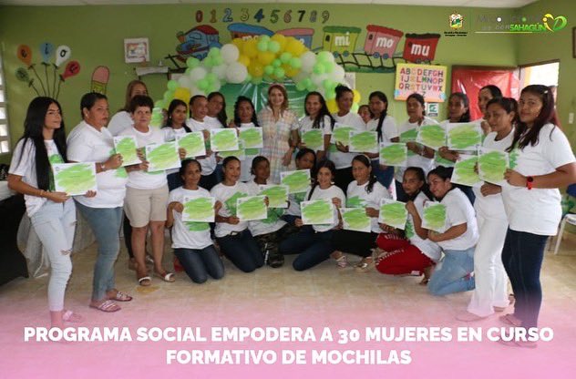 AlcaldiaSahagun's tweet photo. #EmpoderarParaTransformar💪🏻 | Programa social de la Oficina de Gestión Social liderado por la gestora @kvasquez31, empoderó a 30 mujeres en el curso formativo de mochilas. 

Más detalles👉🏻https://t.co/mPxPItswDa https://t.co/ikOe5Ppx76