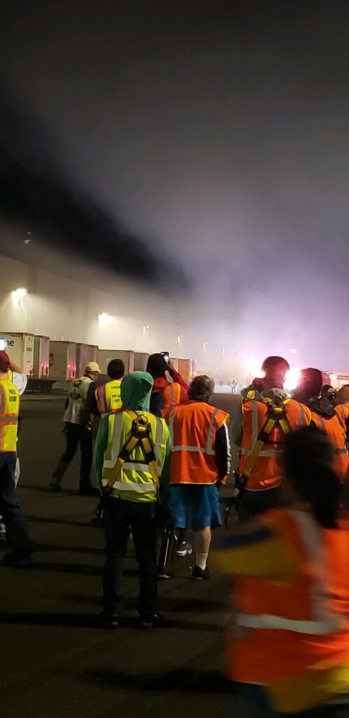 DerrickPalmer_'s tweet photo. My heart goes out to all the ALB1 @amazon workers in Schodack, NY I hope and pray every worker was evacuated safely🙏🏾This is the third facility to catch on fire. We’ll be checking on workers at JFK8, ALB1, and HSV1 to ensure their safety! Solidarity https://t.co/tRekx0o9YG