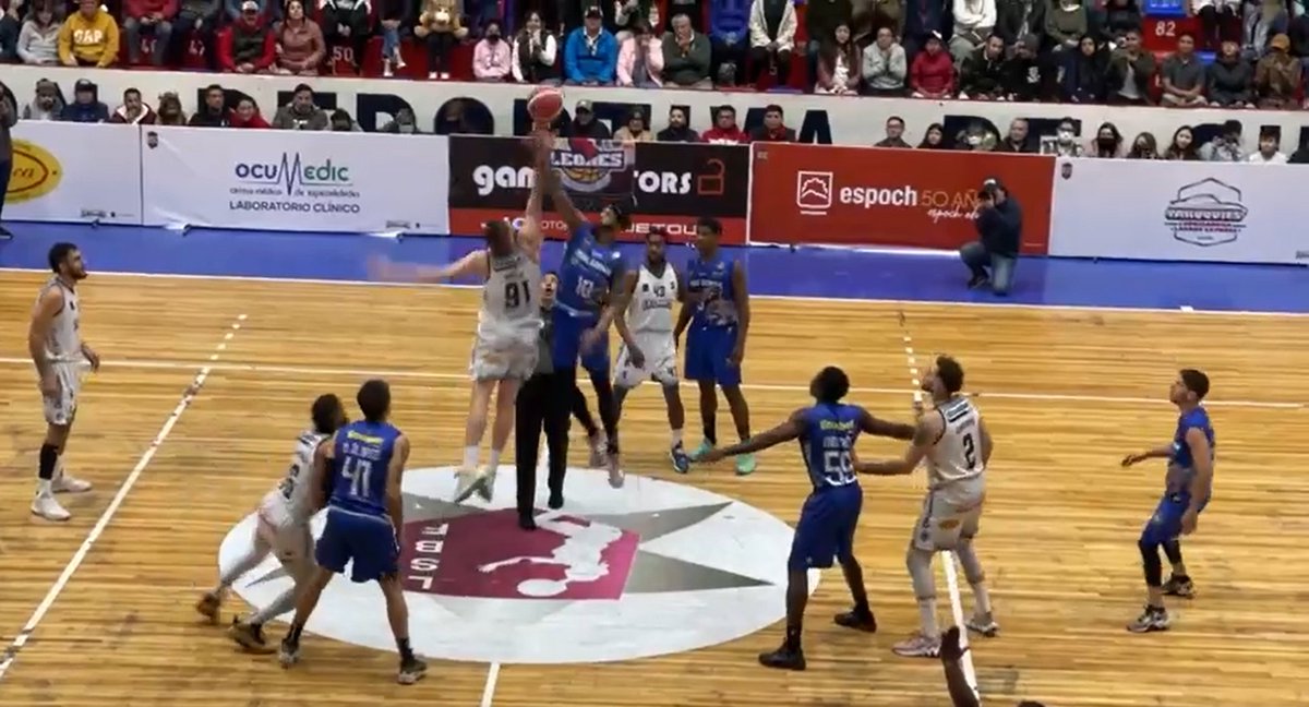 CadmeAndres's tweet photo. DÍA REDONDO PARA LOJA
#IndependienteJrs 0-1 #LibertadFC ⚽️
#LeonesDeRiobamba 89-95 #JorgeGuzmán 🏀
🟥🟦🟨🟨🟦🟥 https://t.co/PUwAhltFLC