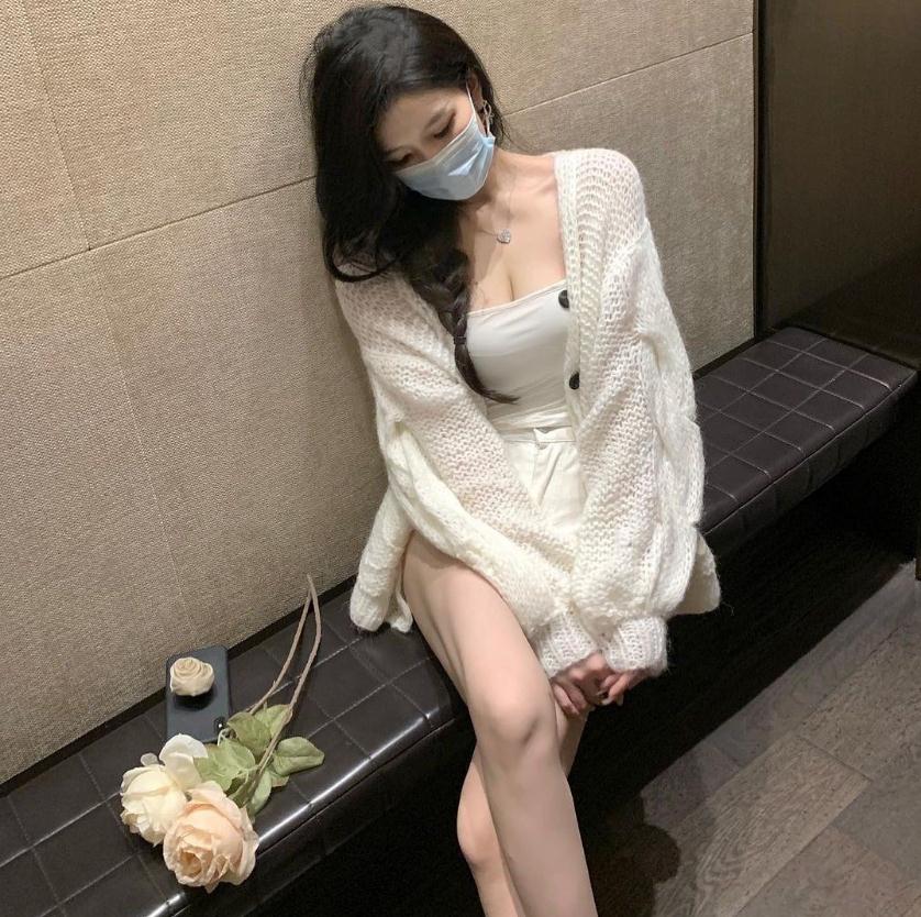 MarvinEdgewort3's tweet photo. https://t.co/fFrR6Ruinn
服務地點：南投民生街33號
有需要放鬆一下的提前預約喔，100%服務
其他服務詳聊，抓圖截屏發送優惠
#南投 #台灣女生 #按摩 #優質 #spa #抓龍筋 #水床 #油壓 #指壓  #精油 #經絡舒壓 #預約制  #請提早預約 #定時消毒 #套房 #安全隱秘 https://t.co/CTIAnB9zE8