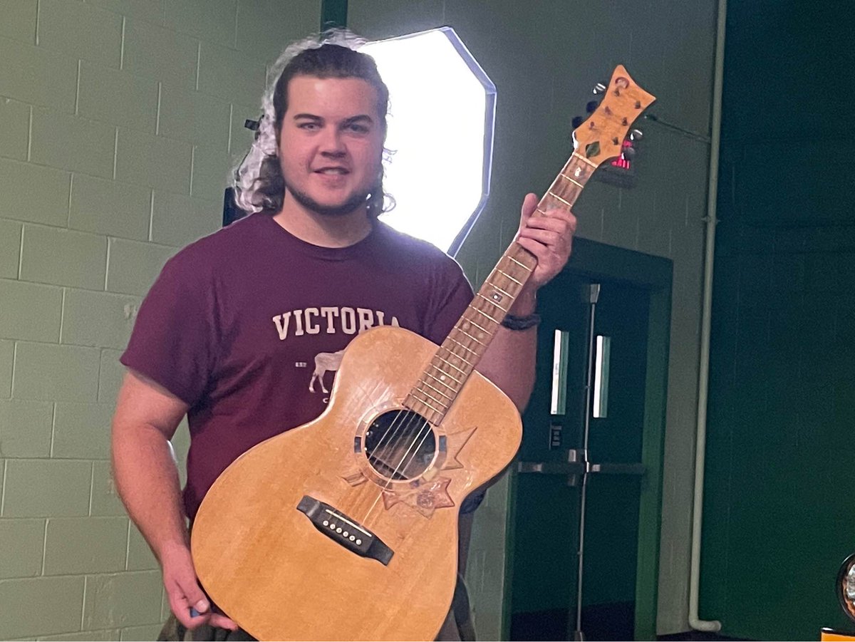 Trevor had the honour of playing Voyageur today, an acoustic guitar made from materials gleaned from all across Canada. Every piece has a story to tell, as has every player. Thank you <a href="/SixStringNation/">Jowi Taylor</a> and <a href="/InquiryHub/">Inquiry Hub</a> for creating this amazing experience. sixstringnation.com