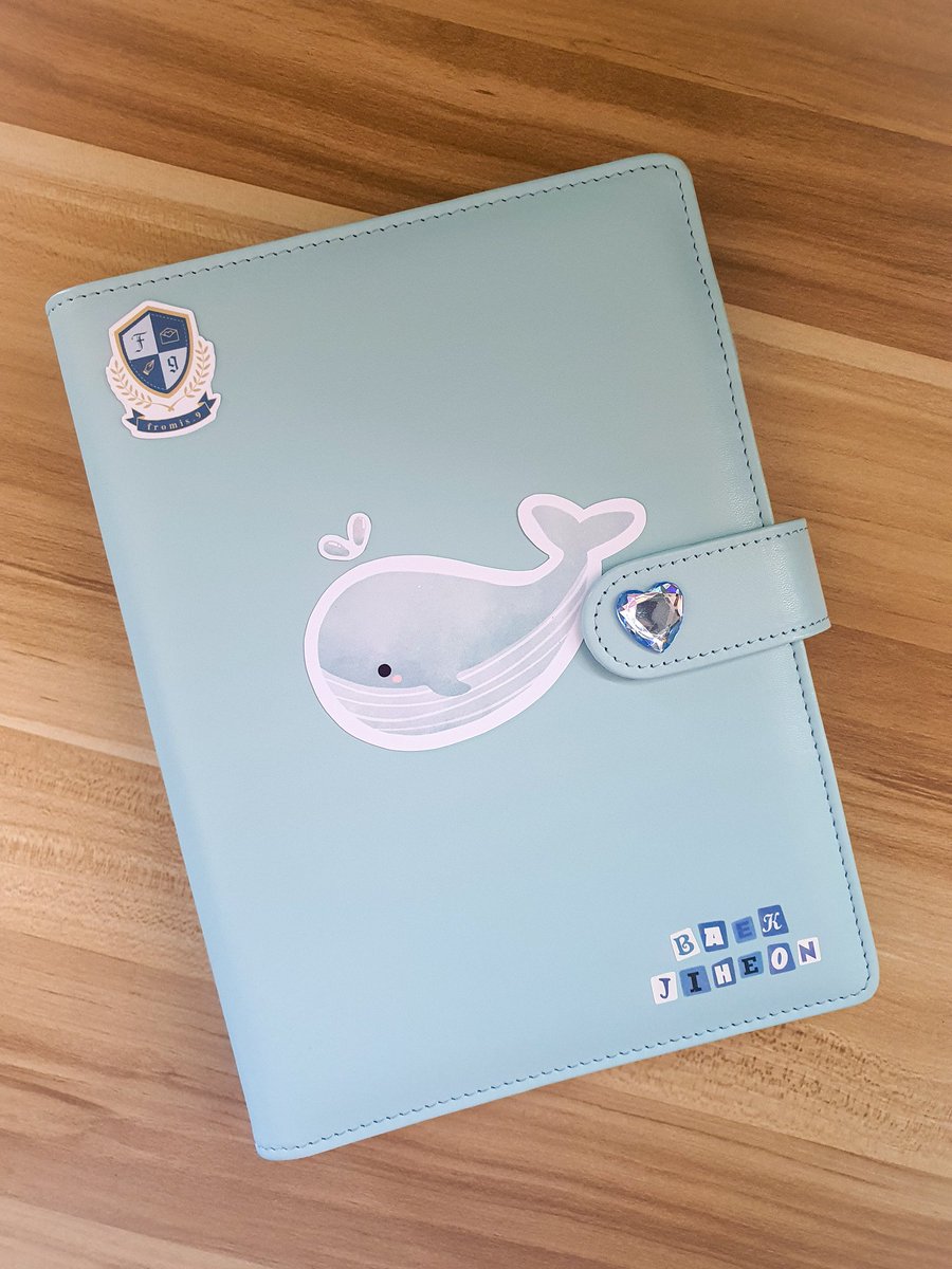 Heonkkul's tweet photo. My graduation gift for myself 🫶🏻 Thank you @eneokart for making this majestic binder for jiheon!  Sparks overload ✨️🐳🍯💙

#emproofs https://t.co/ptHC7PaQ27