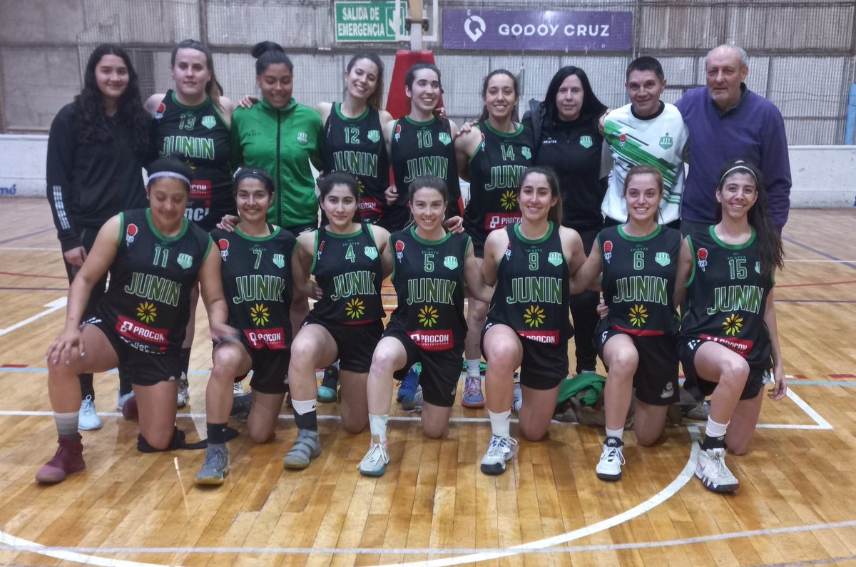 csdjuninbasquet's tweet photo. Que triunfo metieron las pibas del Verde. Triunfo sobre Andes Talleres por 59-56 y llegaron a lo más alto de la tabla. #vamosverde💚💚🇳🇬🇳🇬💚💚  #vamoslaspibas💪 https://t.co/qrTgkPgqkl