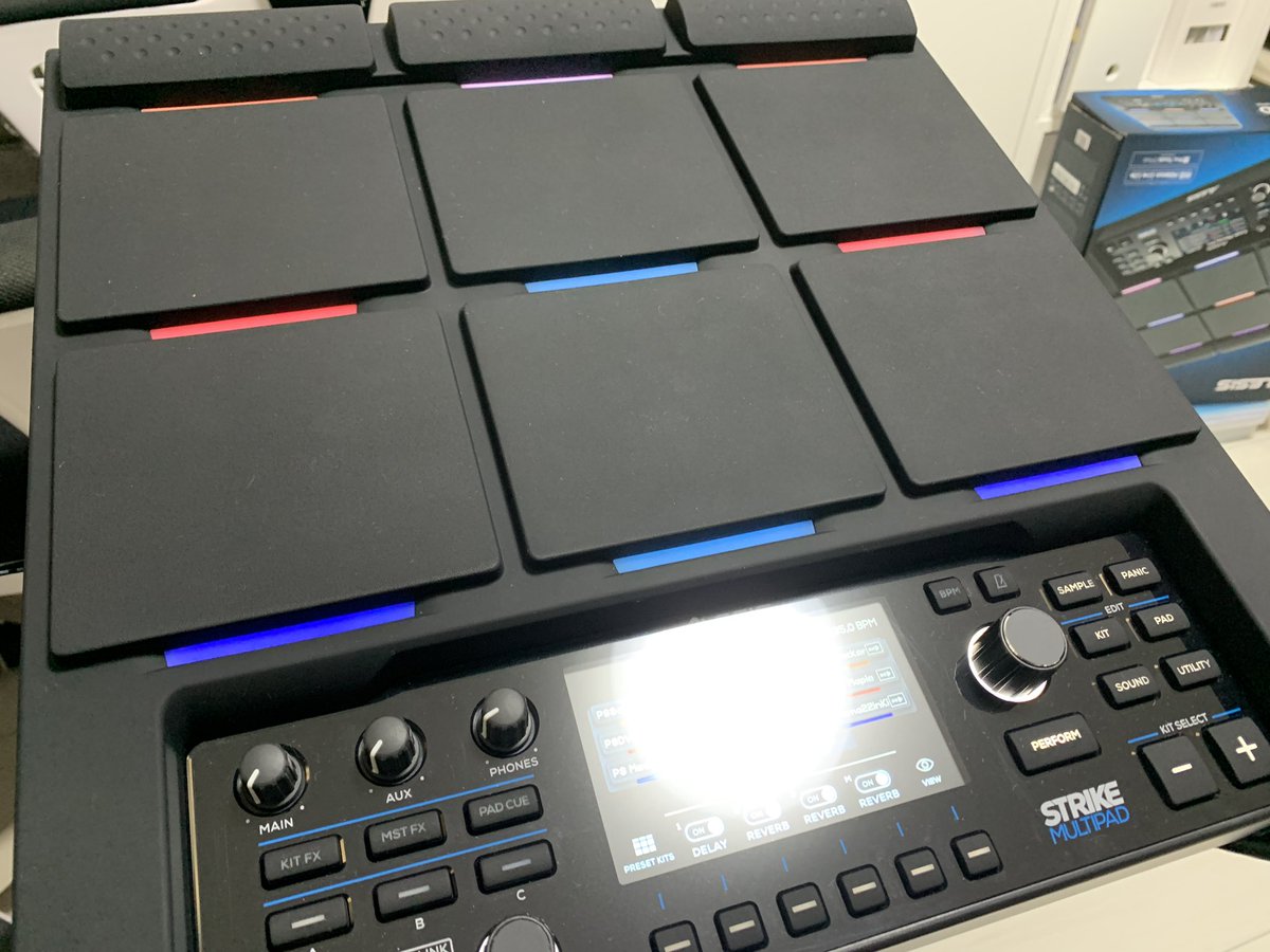 bakoperc's tweet photo. 新しい武器を手に入れて、猛仕込み中。
パーカッションパッドとサンプラーとルーパーになるけど、ルーパーは一切使う予定なし、、
ディスプレイが大きくてカラーなのが使いやすい^ ^
#Alesis
#StrikeMultipad https://t.co/nXnTlIyy5s