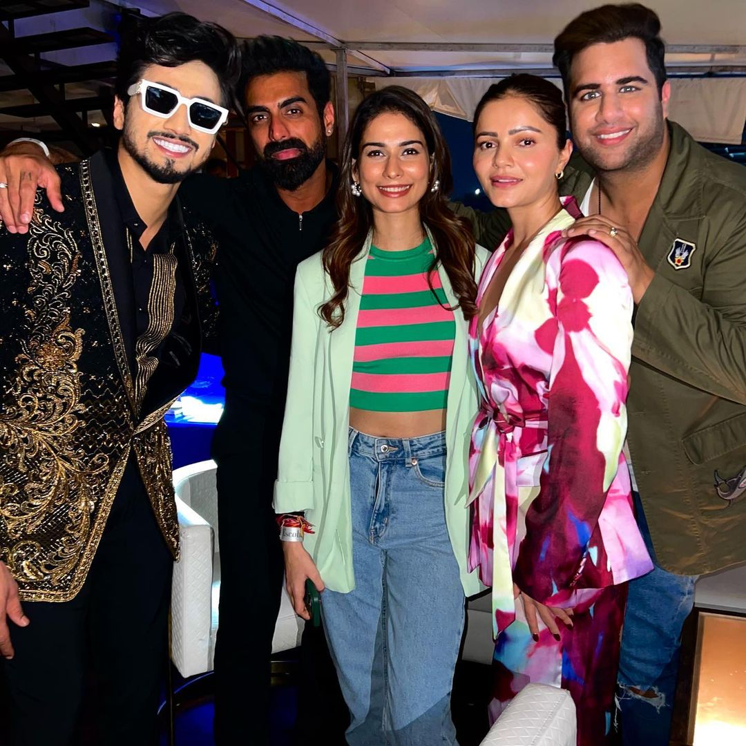 ETimesTV's tweet photo. Rubina Dilaik, Rajiv Adatia, Tushar, Aneri Vajani attended Faisu's birthday party😍!!

@RubiDilaik @TheRajivAdatia @Mr_Faisu_07 

#faisu #birthday #etimestv https://t.co/IanVA3oJZg