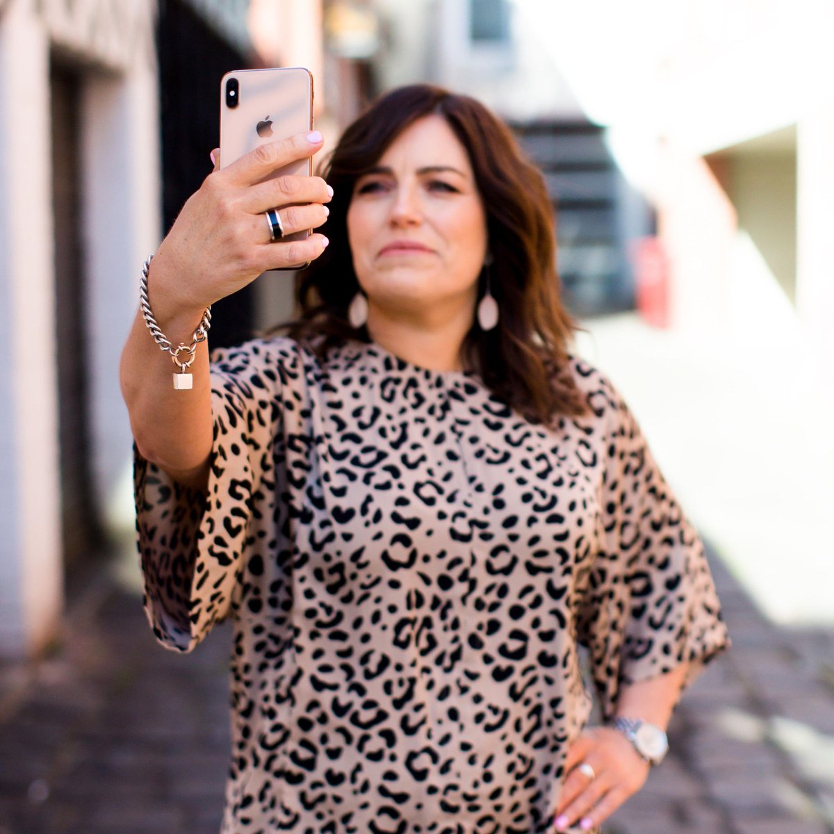 Anyone who knows me will tell you I love my clients.

I can talk about them until I'm blue in the face. I love when we dig deep into new strategies and implement new content for their business.... bit.ly/NS_Linkedin

#nicolelovessocial #socialmadesimple #socialmedia