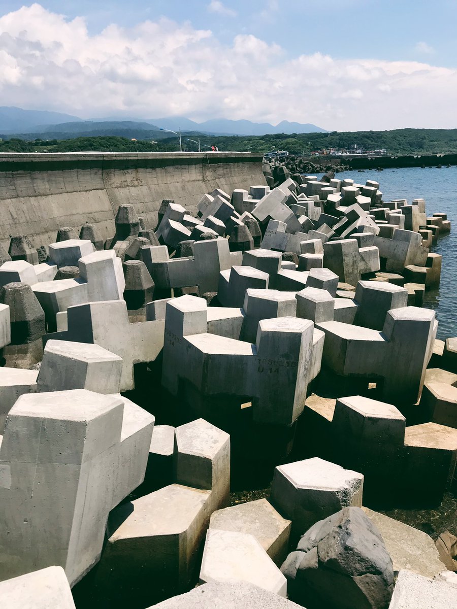 3D Tetris vibes 
#NewTaipei
#NFTcommunity #streetphotography #GRist