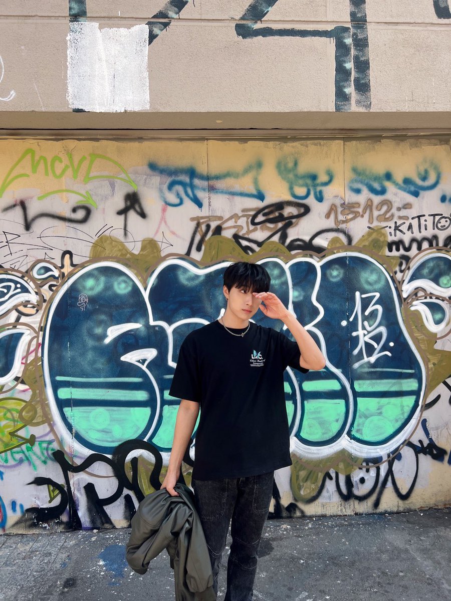 mp_omegax tweet picture