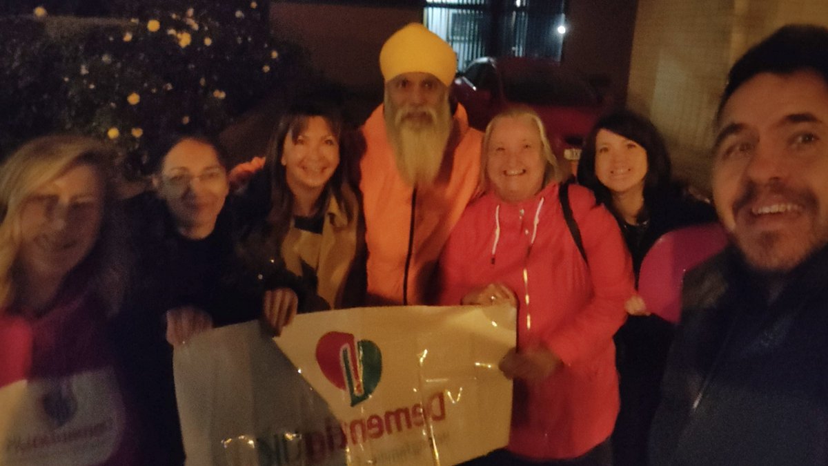 pedalsingh's tweet photo. Here we go! 
These gorgeous souls 💝 to send me off!
@suziperry @wolvespremier @julie_cooling @OhAnnieMc @sarcham27 
https://t.co/bH6n3l34jk… https://t.co/zym8TTmrH9