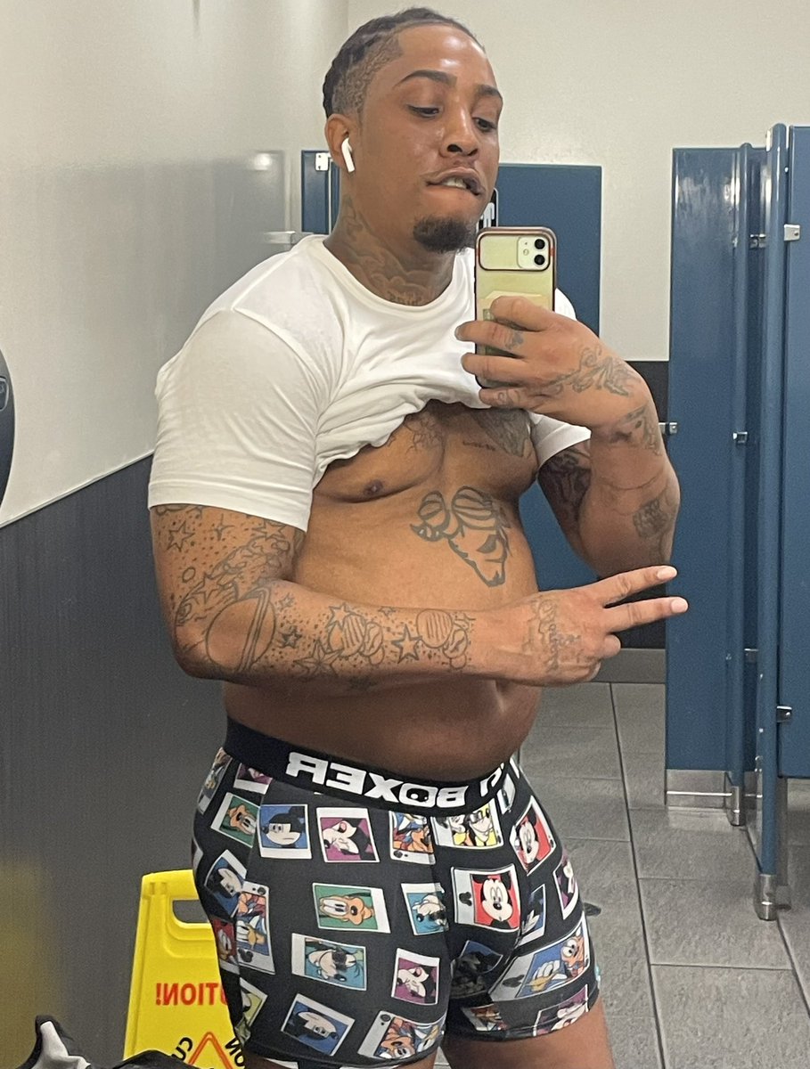 𝐃𝐚 𝐊𝐢𝐧𝐠𝐠 𝐀𝐉 ♈️🧸 on Twitter: "Y’all Still Into Thick Dudes 🫠🫣🥵😈"