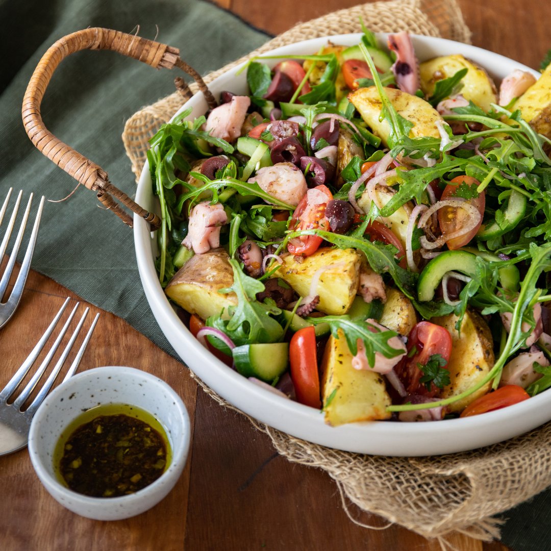 WAPotatoes__'s tweet photo. This dish is loaded with local goodness, and if you are keen to  source all the ingredients in one place, why not enter our latest competition with Dinner Twist?  

Click here for more: https://t.co/zYlrXcPFT8

#WAPotatoes #Todatoes #BuyWestEatBest #Potatoes https://t.co/MZiT4vbqlD