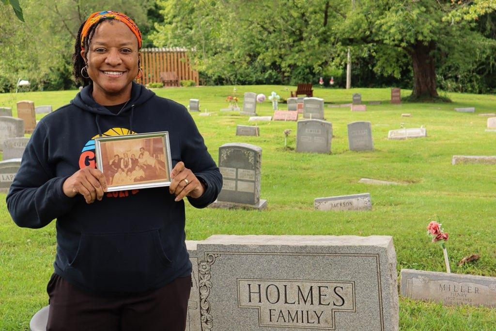 Last month's Greenwood Cemetery Family Day went well!!! We met descendants of those who rest there, and some shared their stories. 🙏🏾⁠ 

#greenwoodcemeteryfilm #gcstlfilm #gcstl #greenwoodstl #greenwoodcemetery #greenwood #stlouis #stl #historicallyblack #blackhistory