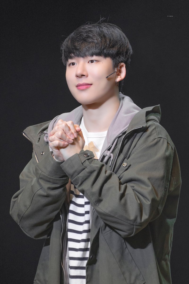 221005 뮤지컬 어차피 혼자 커튼콜

서산 #양희준 배우님