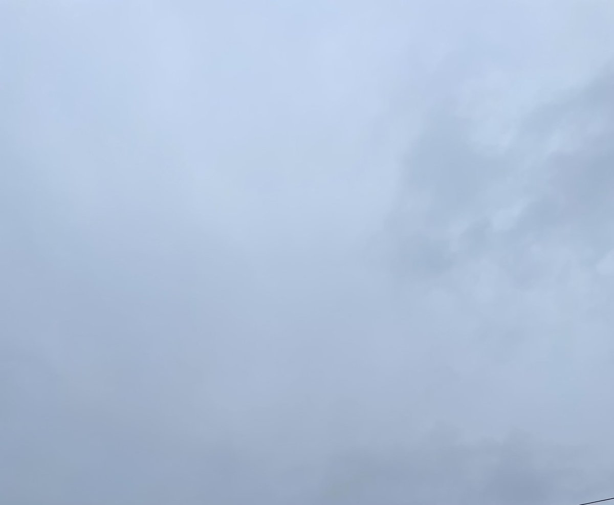 おはようございます！

最高気温18℃
本日は曇りで午後から晴れ予報ですが、
今日から一気に寒くなりました。
暖かい服装でお越しください❗️

#コワーキングスペース　#本厚木　
#企業公式が毎朝地元の天気を言い合う