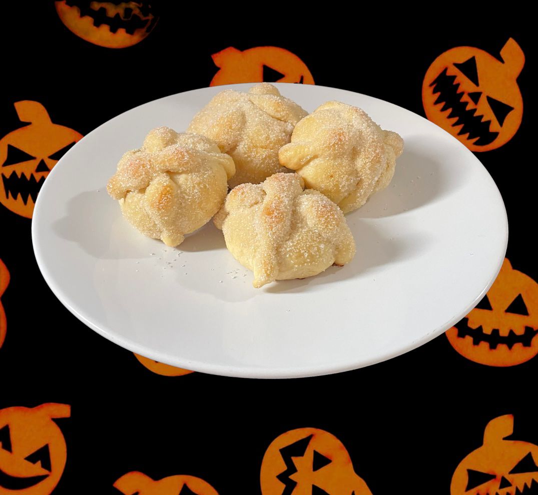 PanaderoTeito's tweet photo. Estoy cumpliendo años 🕷️🥳 y para festejar arrancamos nuestra tercera temporada de #pandemuerto. Pide los tuyos!!!! https://t.co/LsjwQx3MwL
