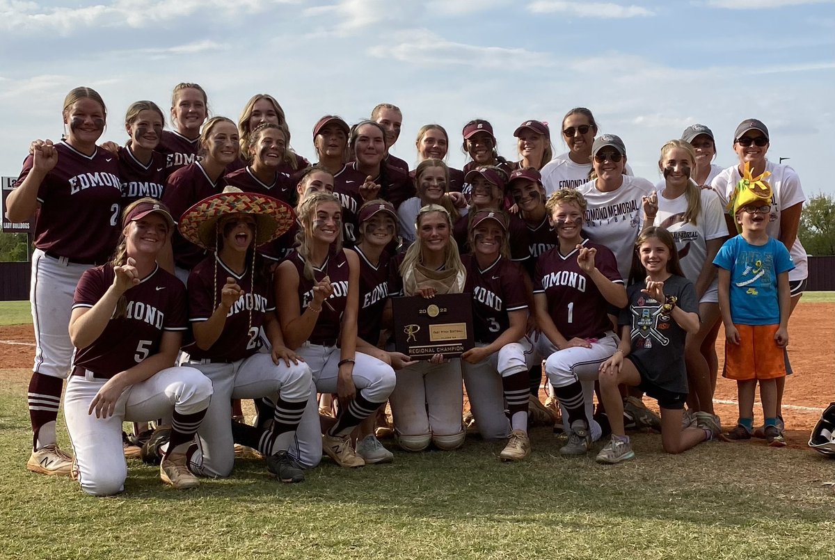 Lady Dogz Softball tweet media