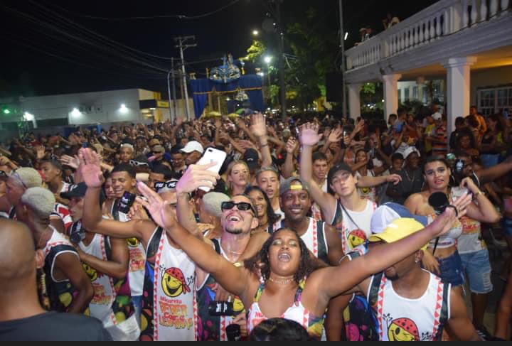 cair_e's tweet photo. O coração do Bloco Beber Cair e Levantar não aguenta mais esperar pelo próximo Carnaval, por isso breve vamos  anunciou a Pré-venda 1 ! 

💚Pré-venda 1 . 

Carnaval 2023 💚🍻 

#carnaval #carnaval2023 https://t.co/Yax3KF2rJ5