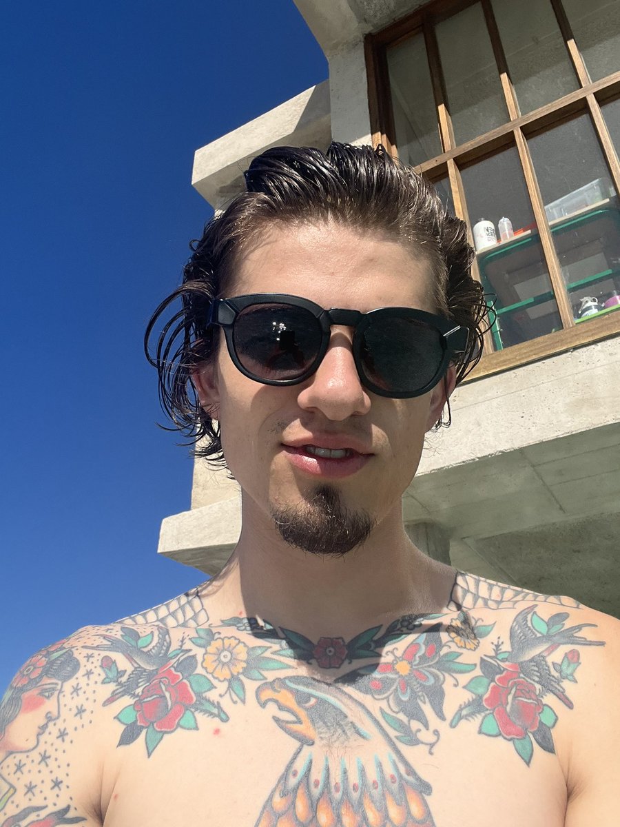 Carsoninacoma's tweet photo. High as balls off Moroccan hash, Marseille is where you go to live. https://t.co/gegsdDCrOQ