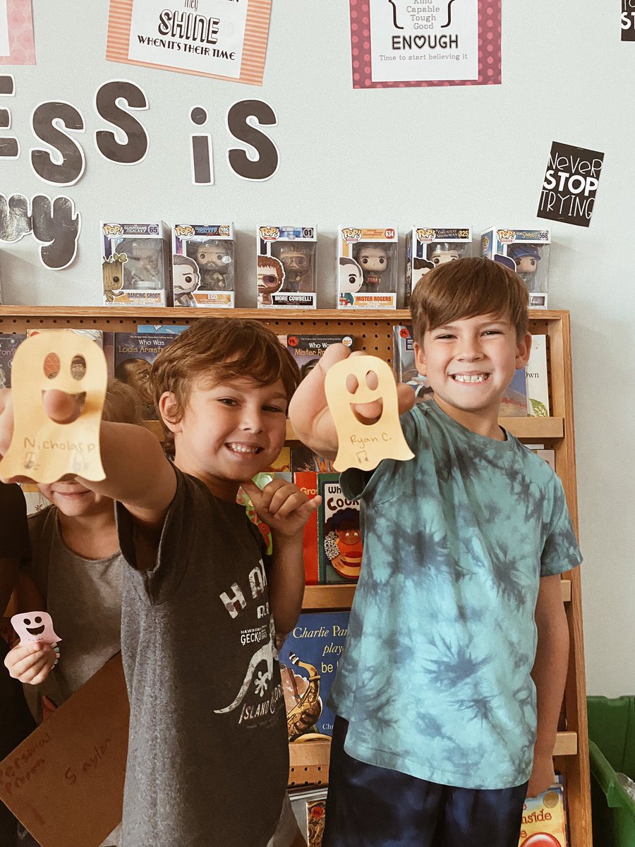 _MrsLockett's tweet image. Be on the lookout for some faBOOlous musical ghosties in the hallway! There are more and more appearing every single day! 👻🤭