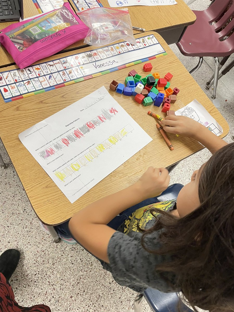 MrsGravesTeach's tweet image. Students loved building patterns with cubes &amp;amp; exploring Which One Doesn’t Belong for our SHORE routine. @TallwoodElem #Math #WolvesatWork