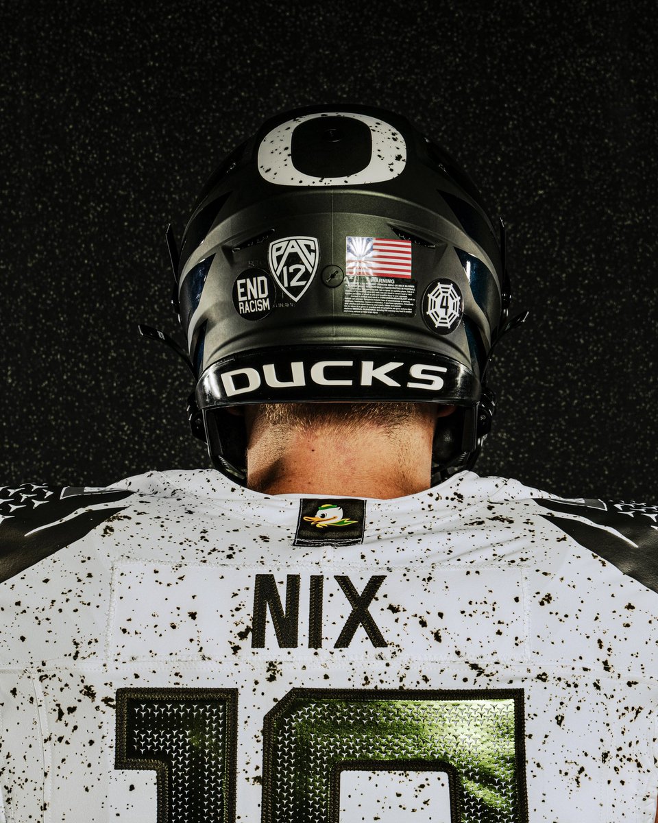 oregonfootball's tweet photo. 𝐎𝐫𝐞𝐠𝐨𝐧 𝐅𝐨𝐨𝐭𝐛𝐚𝐥𝐥: 𝐆𝐚𝐦𝐞 𝟎𝟔 𝐎𝐟𝐟𝐢𝐜𝐢𝐚𝐥 𝐔𝐧𝐢𝐟𝐨𝐫𝐦 🦆

#GoDucks x #JustDoIt https://t.co/6XyYsJARxs