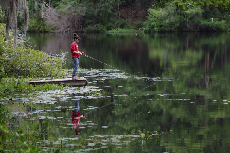 Discover_SC's tweet photo. With scenic locales along the ocean shore, in freshwater lakes and backcountry rivers, you're sure to have a fun time no matter where you drop your line in South Carolina. https://t.co/Hny1Q3pGHv #DiscoverSC #FishinSC https://t.co/DL6PgebXPE