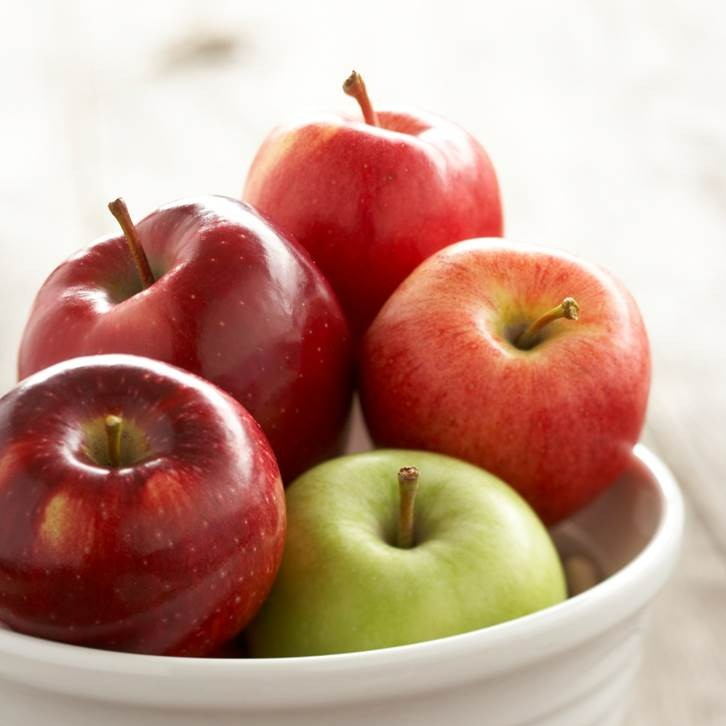 Did you know that one serving of fruit equals one medium sized apple? It is very easy to maintain a healthy lifestyle when you include an Ontario apple (or more!) a day.

#ONappleAday