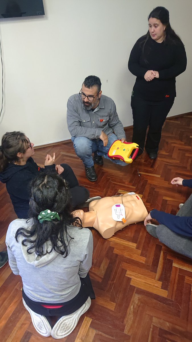 El 24 de setiembre inició la #SemanaDelCorazón con un curso de #ResucitaciónCardíaca en lengua de señas para jóvenes que asistirán al Campamento Mundial de Niños Sordos de <a href="/WFDYS/">WFDYS</a> y quieren contar con las herramientas necesarias para actuar en situaciones que las requieran.❤️