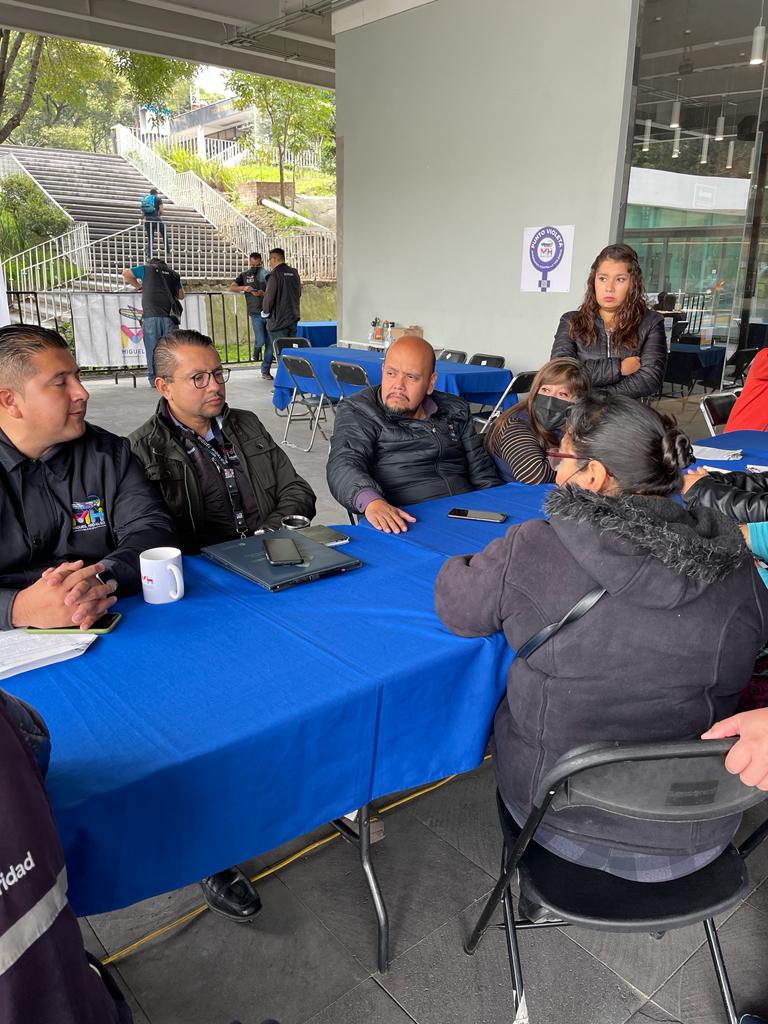 Brindando atención a todos los vecinos de la Alcaldía Miguel Hidalgo en el Miércoles Ciudadano.
#participacionciudada #SomosMH #participamh