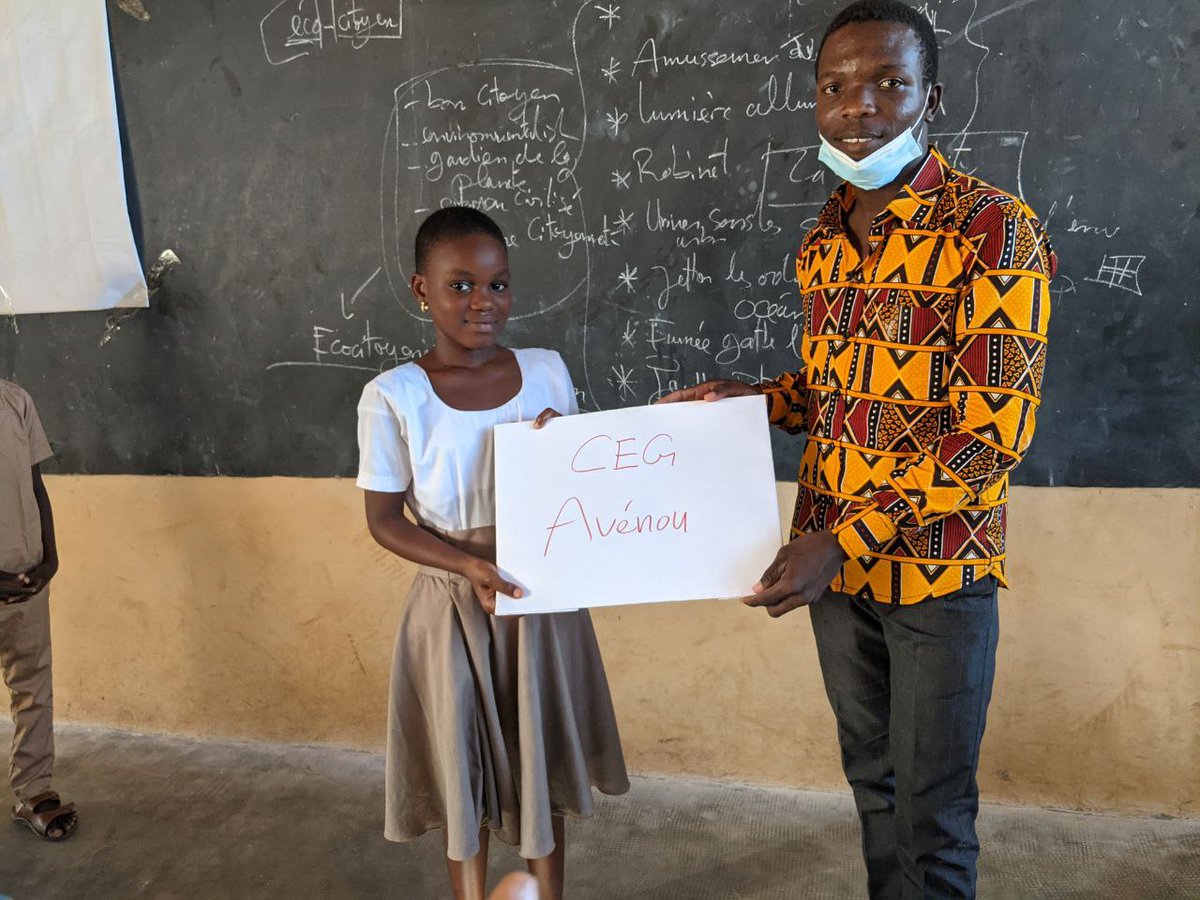 SamLessi's tweet photo. Jour 2: suite de la sensibilisation des élèves sur l'écocitoyenneté et les gestes à observer en temps qu'écocitoyen 
#lycée_lomé_cité
#CEG_avénou
#projetFISE
@IAASinULome 
@AJECC4 
@MiawoneneS https://t.co/QKnIFU5YBP