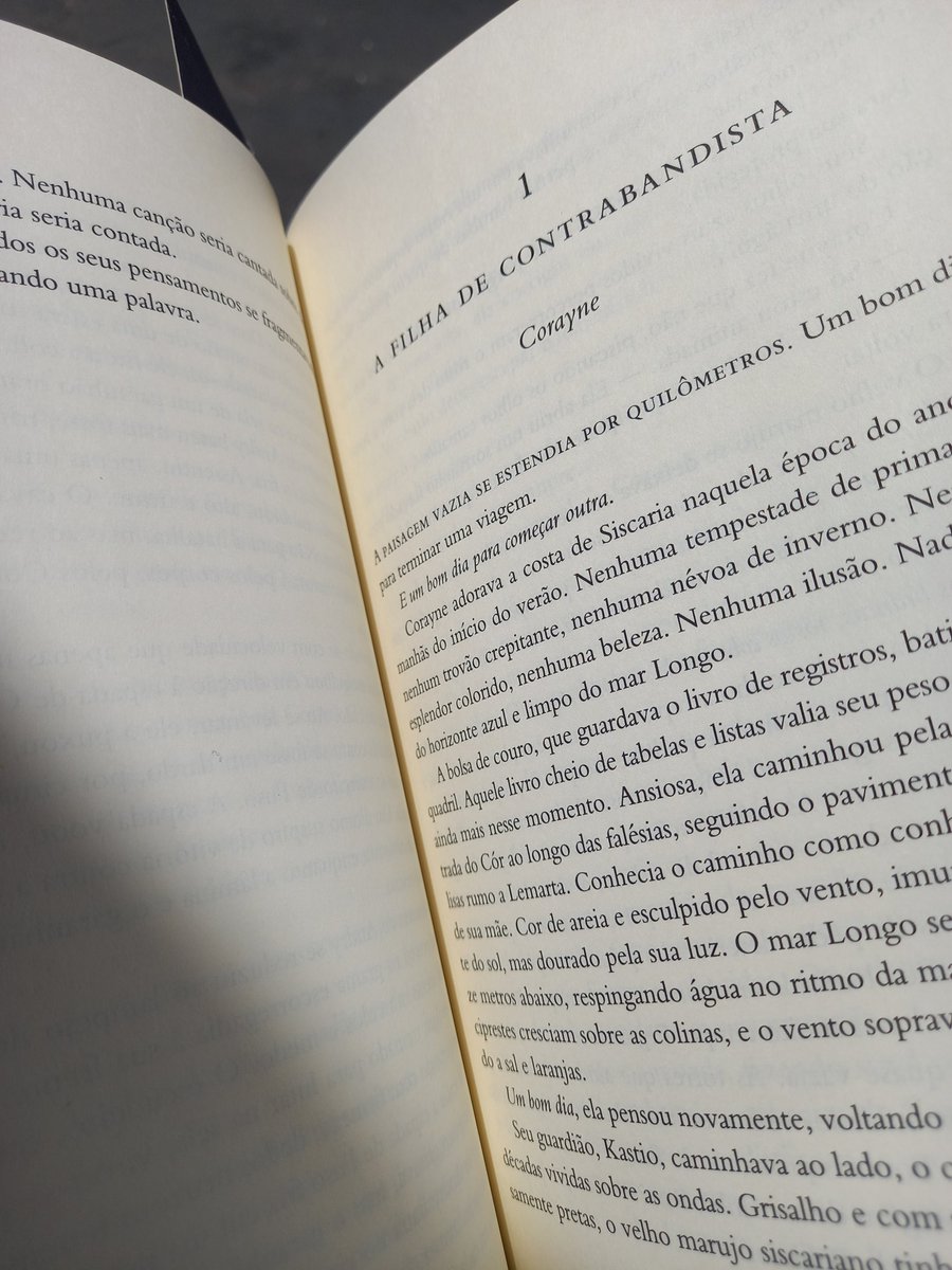 __readerthings's tweet image. ▪︎ Lidos de 2022 ▪︎

&quot;𝐒𝐨𝐦𝐨𝐬 𝐜𝐞𝐧𝐭𝐞𝐧𝐚𝐬 𝐝𝐞 𝐜𝐨𝐫𝐚𝐜̧𝐨̃𝐞𝐬 𝐝𝐞𝐬𝐚𝐜𝐞𝐥𝐞𝐫𝐚𝐧𝐝𝐨.&quot;
      – Destinos Divididos, Veronica Roth