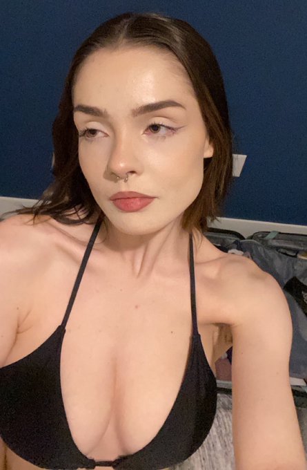 i want a sugar daddy but i am antisocial and afraid of being scammed https://t.co/sFrKizy9O3